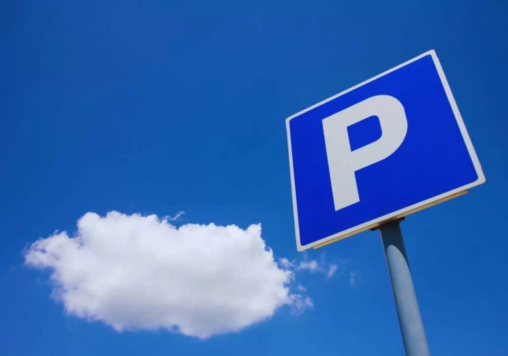 Mandat za złe parkowanie - ile wynosi?
