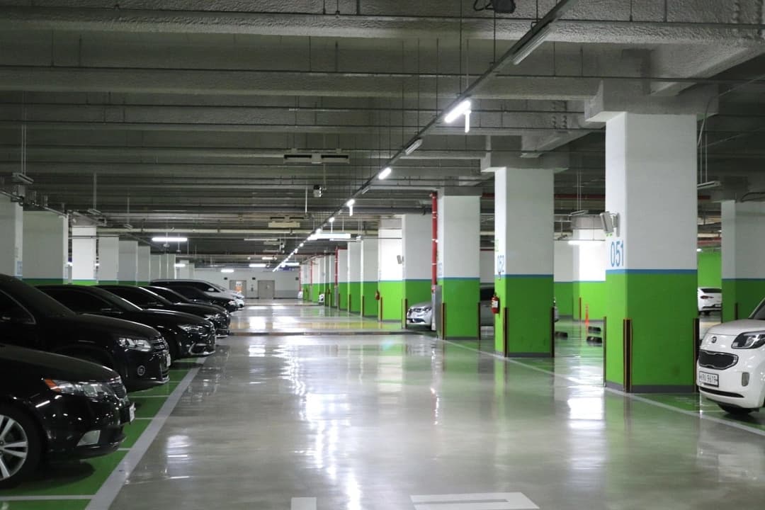 Darmowe parkingi Łeba – gdzie zaparkować auto w Łebie za darmo?