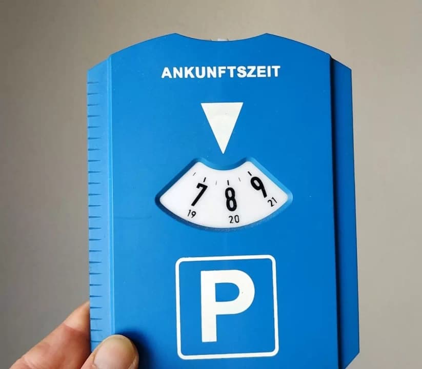 Zegar parkingowy w Niemczech – przepisy, zasady użycia, mandaty i praktyczne wskazówki dla kierowców
