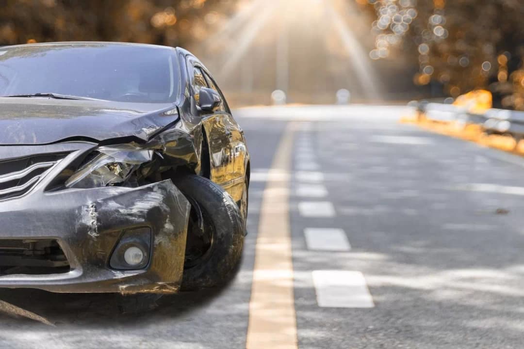 Wypadek a kolizja drogowa - jakie są różnice?