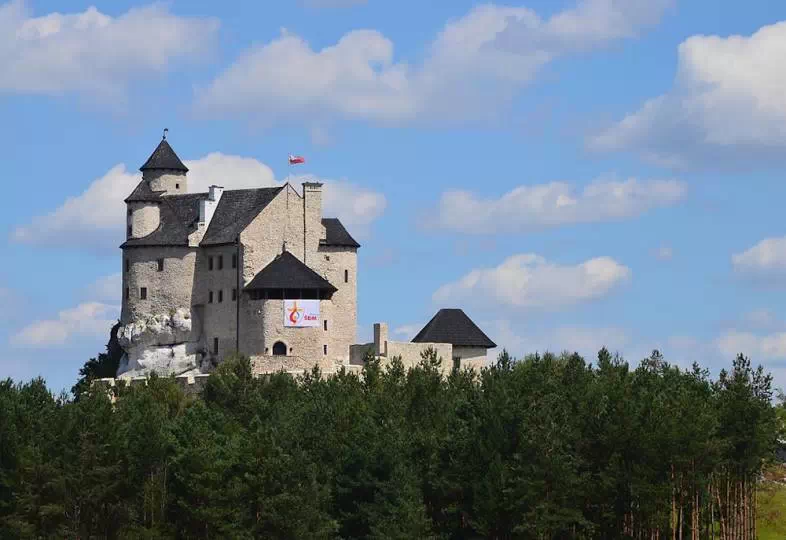 Zamek Bobolice na Szlaku Orlich Gniazd/ fot. Wikimedia