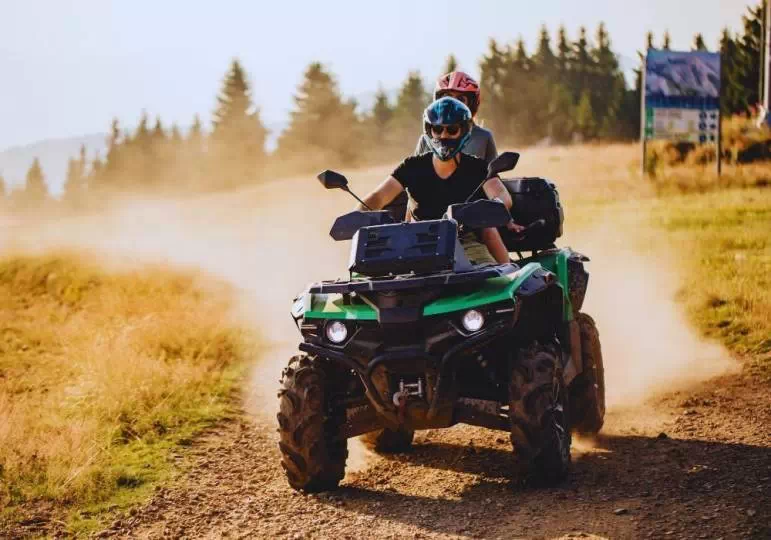 Jakie prawo jazdy na quada? / fot. Canva.com