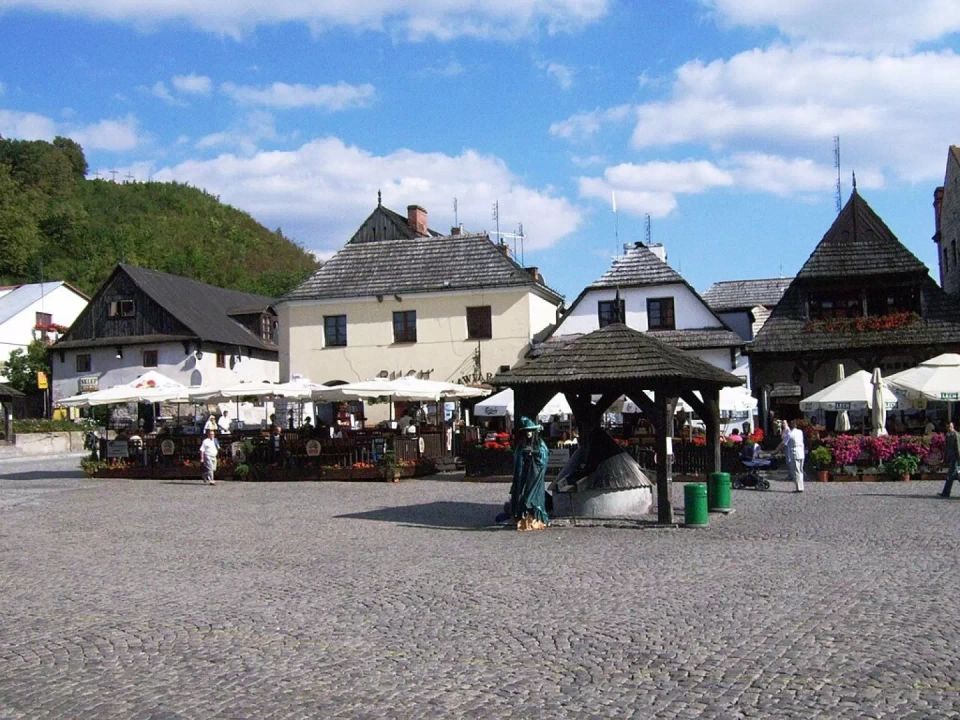 Studnia na kazimierskim rynku