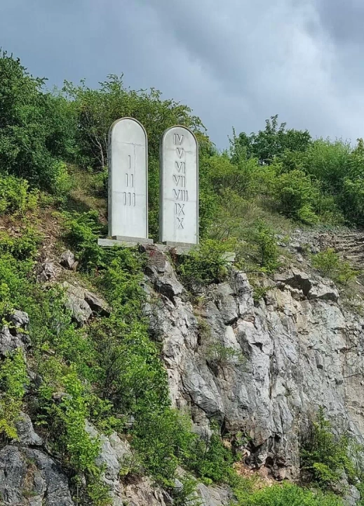 Pomnik Dekalogu na Kadzielni
