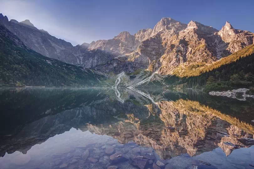 Morskie Oko – malowniczo położone jezioro w TPN / fot. Wikimedia