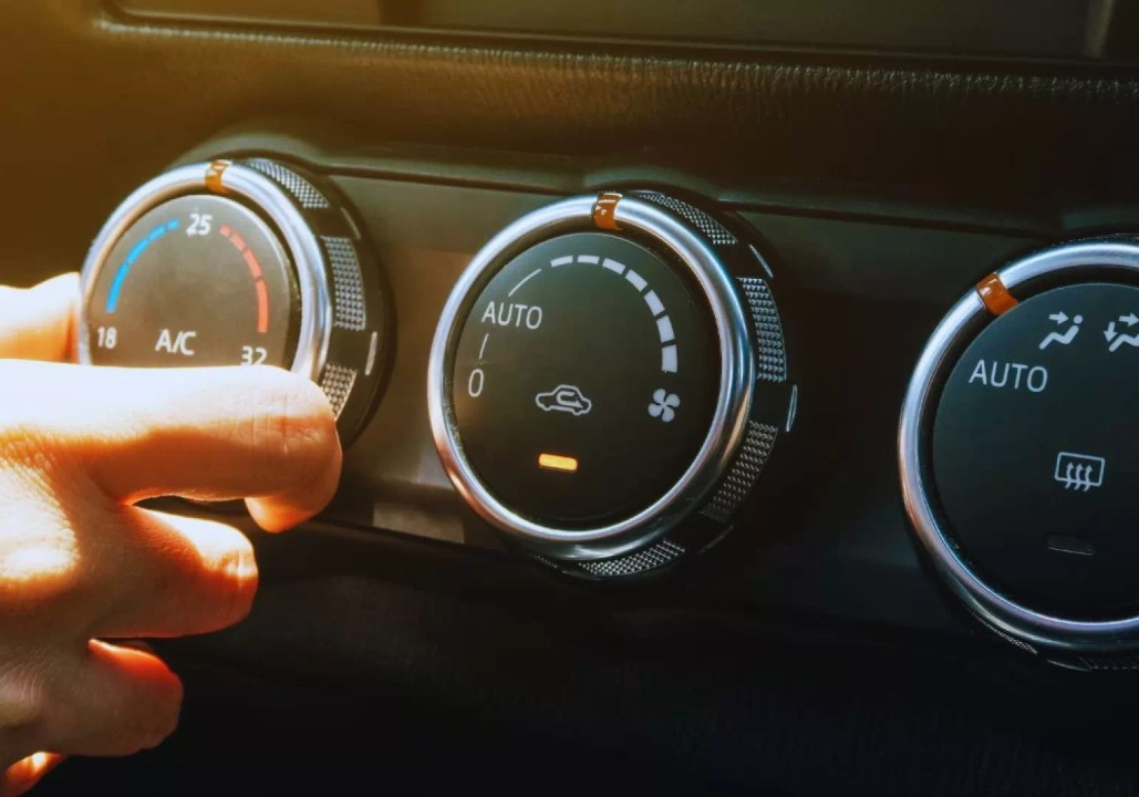 Oznaczenia klimatyzacji w aucie 