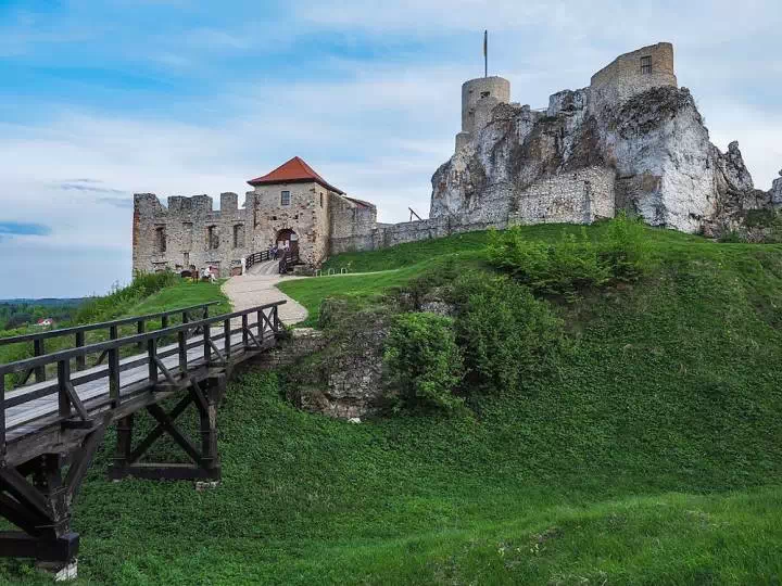 Ruiny zamku w Rabsztynie, Szlak Orlich Gniazd / fot. Wikimedia