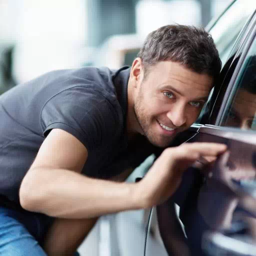 Planujesz zakup samochodu – skorzystaj z usług wypożyczalni i solidnie go przetestuj