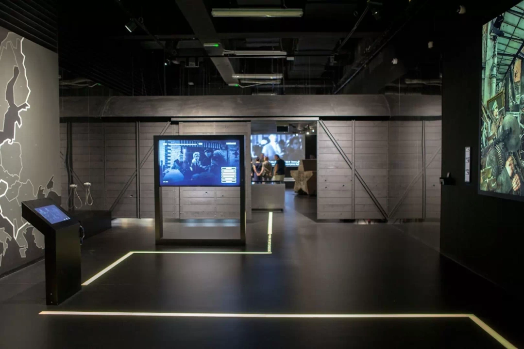 Wnętrze i ekspozycja Centrum Dialogu Przełomy w Szczecinie