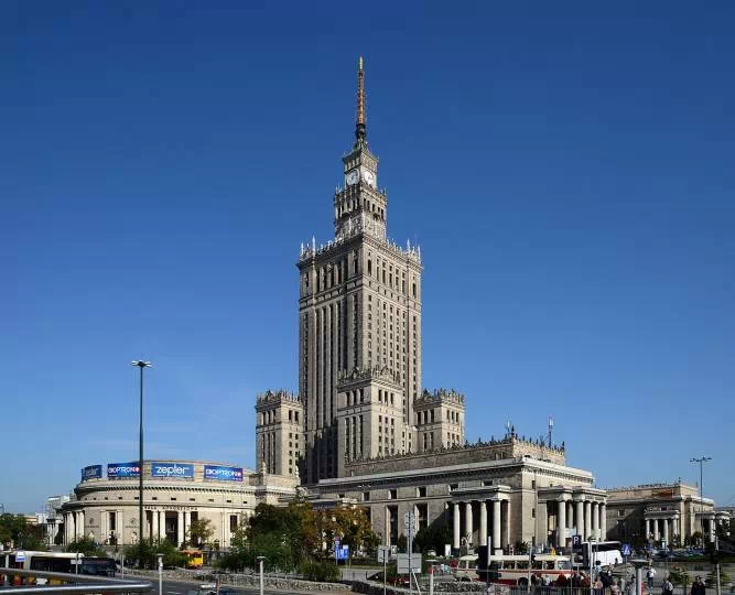 Strefa czystego transportu w Warszawie - jakie samochody mogą wjechać? / fot. Wikimedia