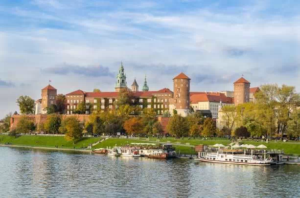 Wawel w Krakowie (źródło:https://pixabay.com/pl/photos/krak%C3%B3w-wawel-zamek-architektura-2893783/)