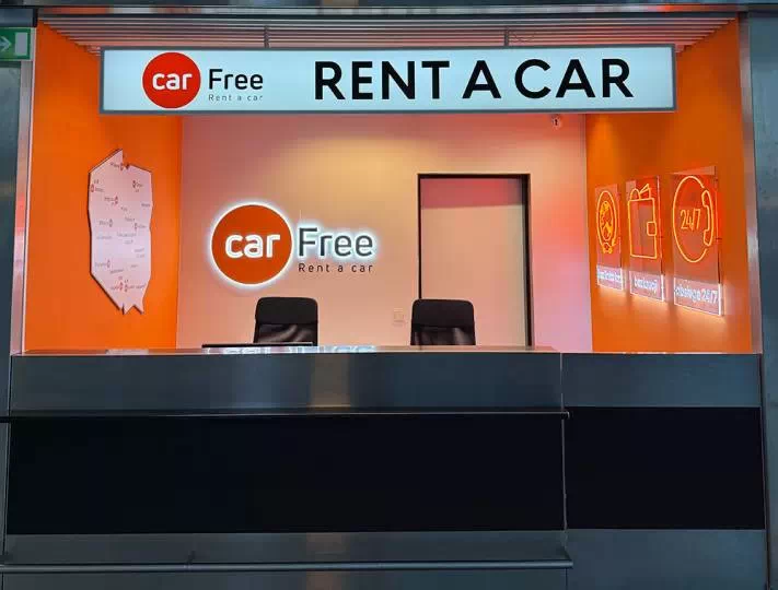 Rent a car at Wroclaw airport / fot. CarFree
