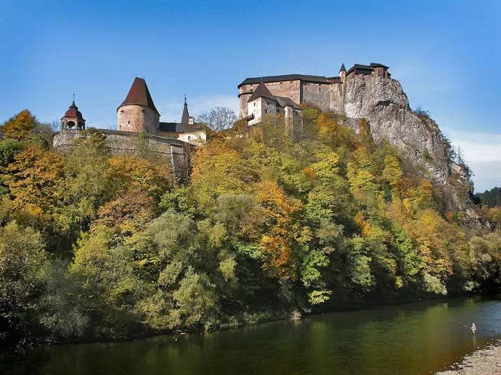 Słowacja atrakcje - Zamek Orawski / fot. Wikimedia