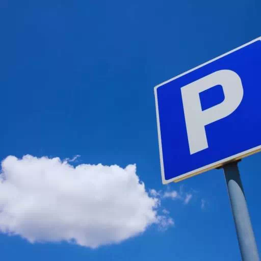 Mandat za złe parkowanie - ile wynosi?